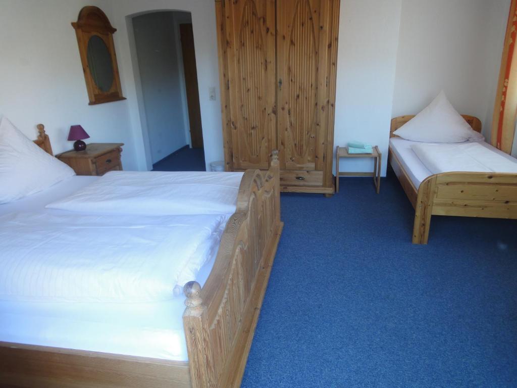 Gasthaus Hirsch Baden-Baden Room photo